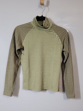 Columbia Vertex RIbbed Long-Sleeve Top Features a Mock Neckline with Snaps
